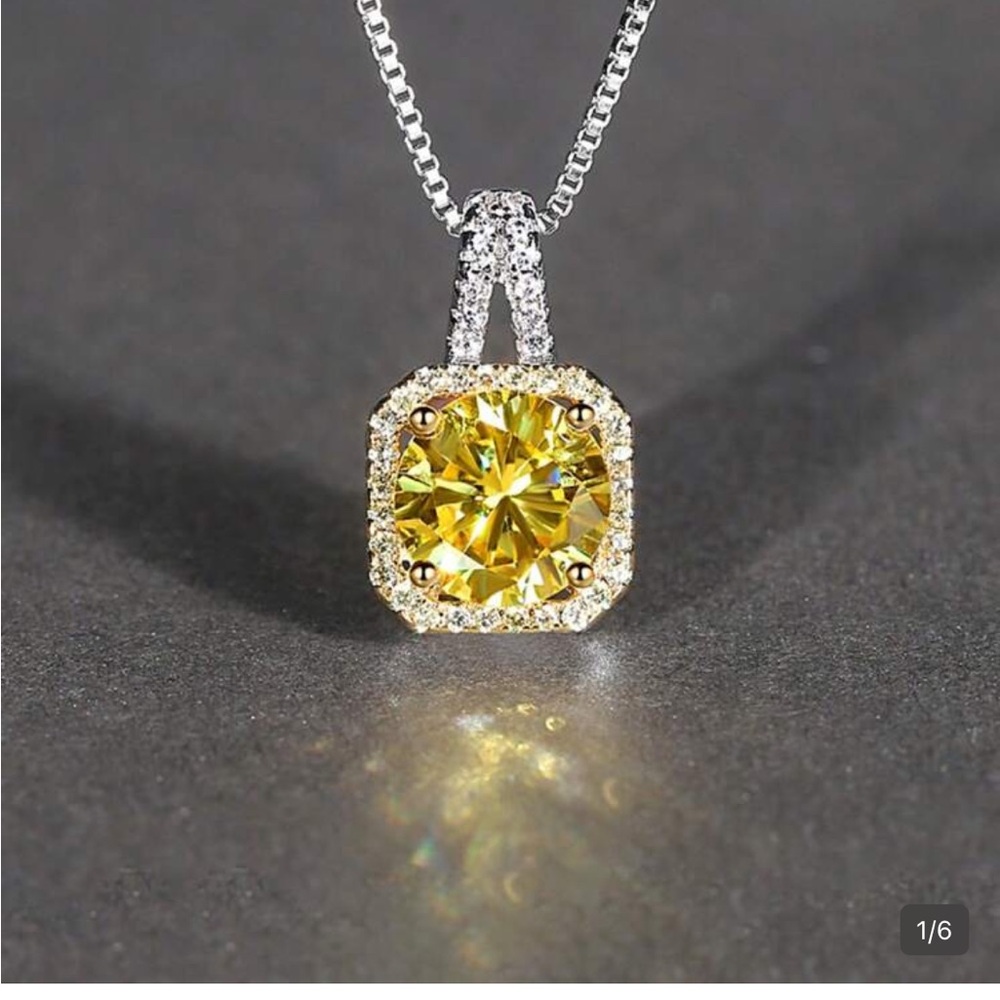 Elegant Yellow and Silver Pendant Necklace